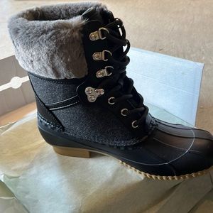 Tommy Hilfiger boots size 8